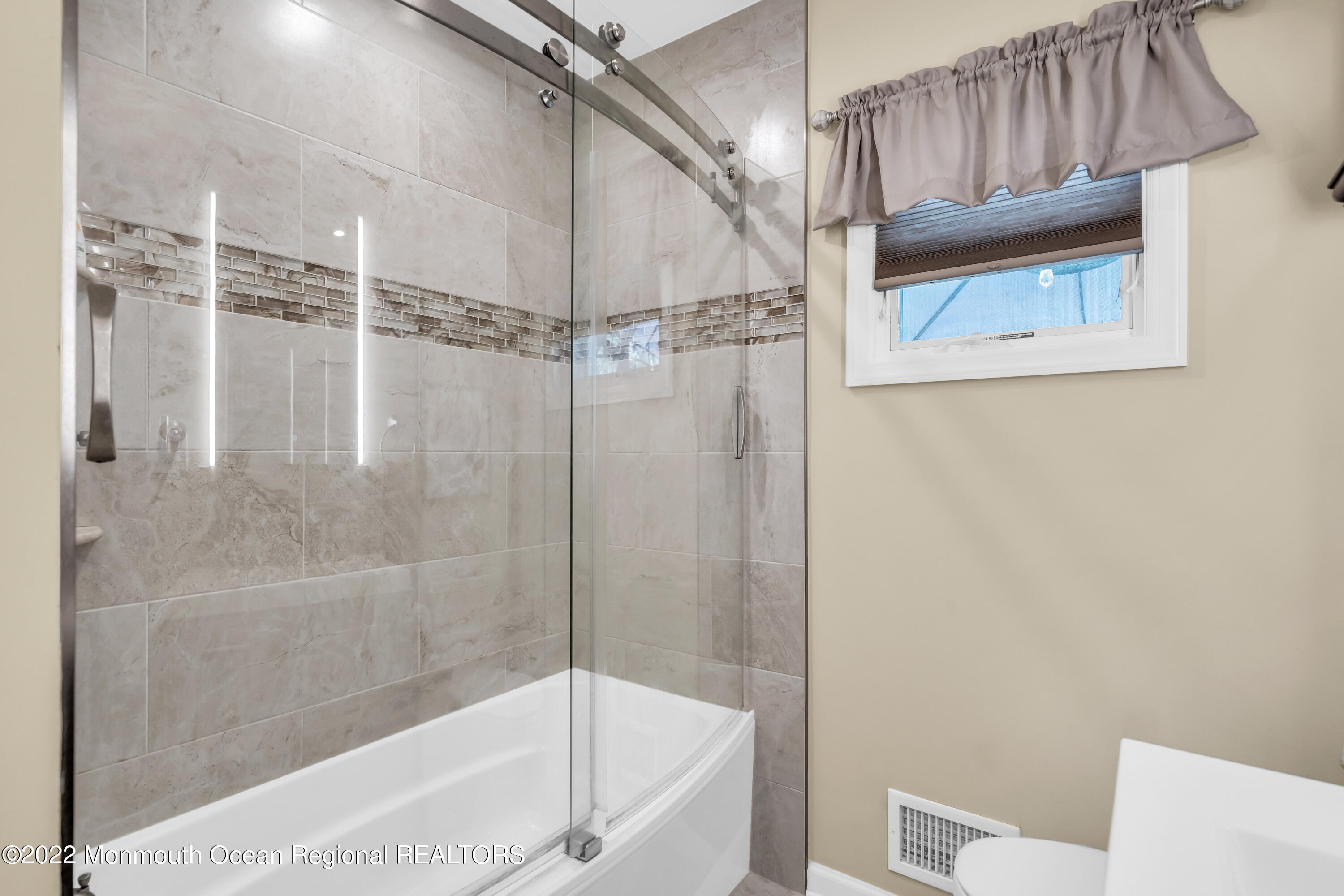 19 Lark Lane Brick, NJ 08724 - Photo 10 of 72 031_dsc09410