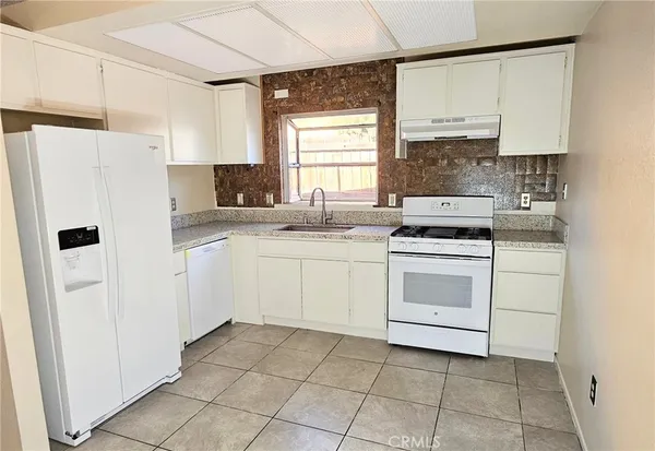 $2,700 | 11837 Rancherias Drive, Fontana, CA 92337