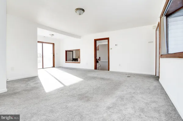 $244,900 | 307 East Edgewater Avenue, Pleasantville, NJ 08232