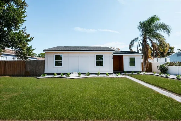 $3,300 | 908 61st Street South, Gulfport, FL 33707