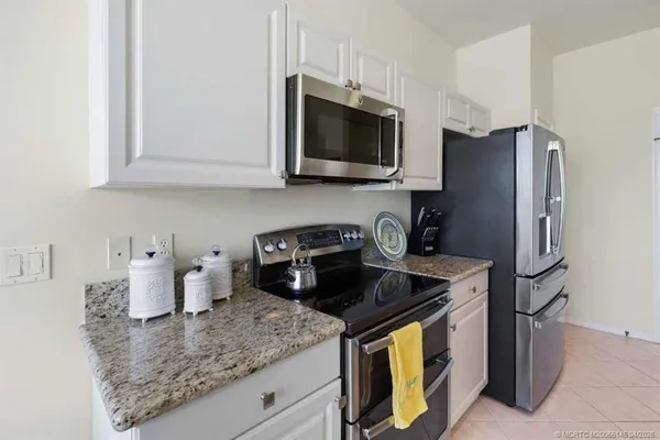$2,950 | 2371 Southwest Carriage Hill Terrace, Unit 202, Palm City, FL 34990