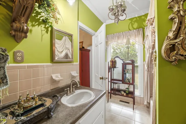 $439,900 | 715 Harren Court, Etowah, TN 37331