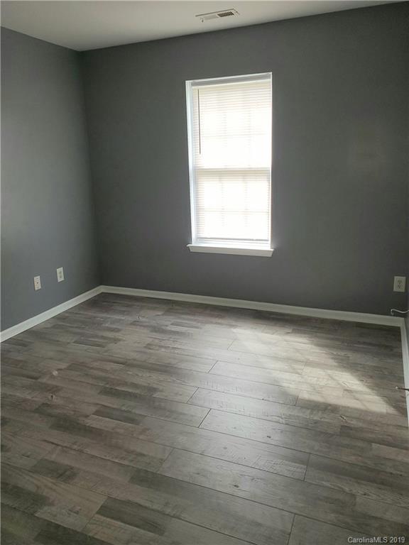 4850 Elizabeth Road Charlotte, NC 28269 - Photo 9 of 10
