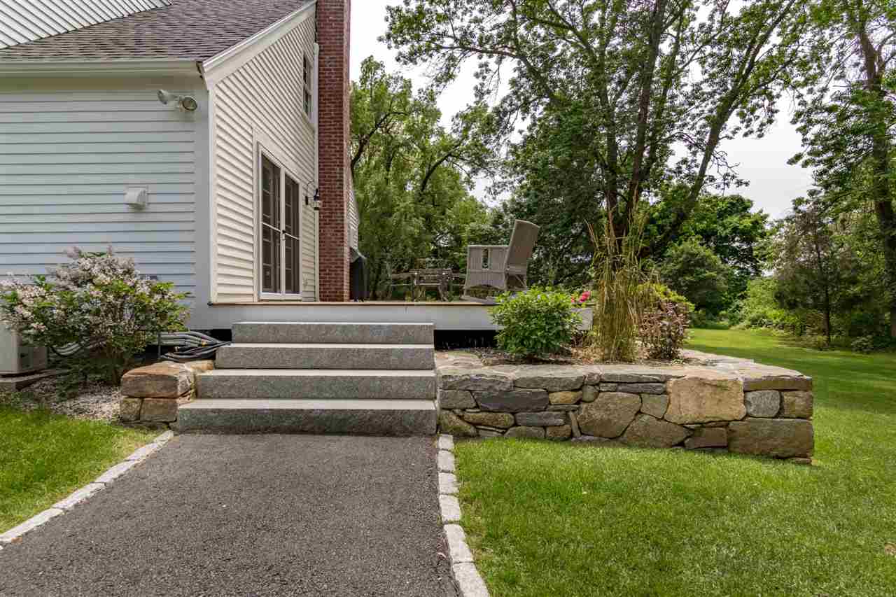 8 Maple Road North Hampton, NH 03862 - Photo 4 of 40