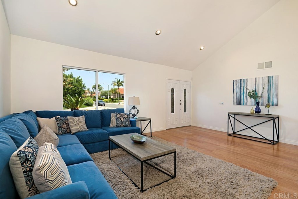 331 Camino De Las Flores Encinitas, CA 92024 - Photo 6 of 42