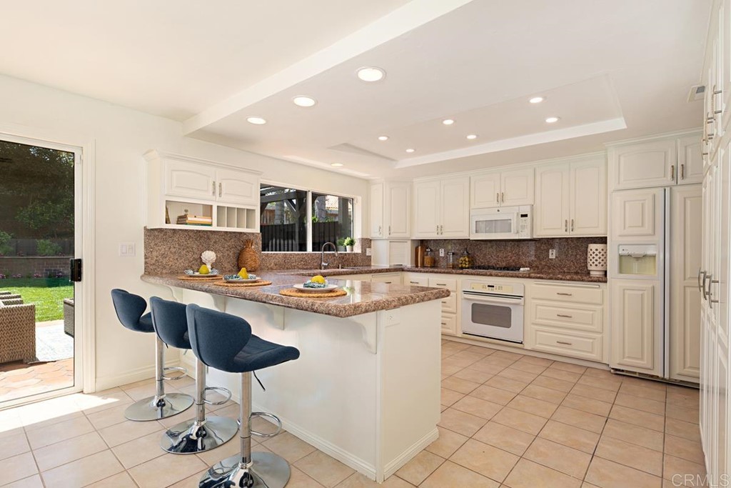 331 Camino De Las Flores Encinitas, CA 92024 - Photo 10 of 42