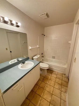 $170,000 | 1615 Columbia Arms Circle, Unit 251, Kissimmee, FL 34741