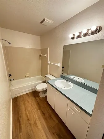 $170,000 | 1615 Columbia Arms Circle, Unit 251, Kissimmee, FL 34741