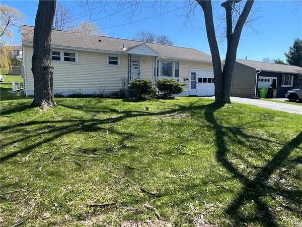 $230,000 | 123 Plaxdale Road, Salina, NY 13088