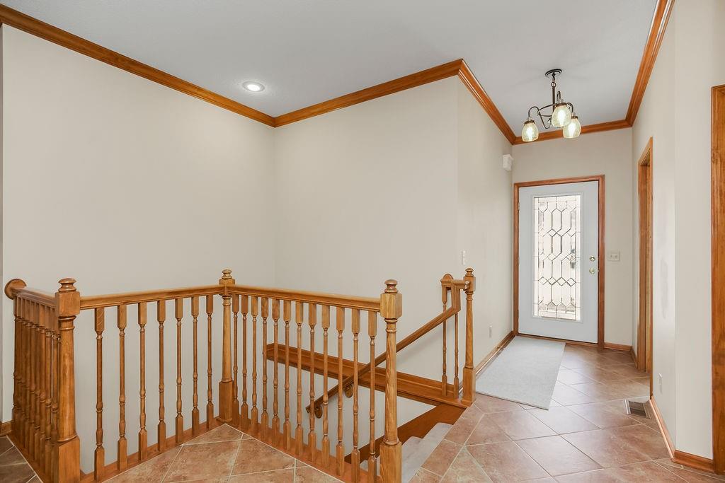 3224 South Cardinal Court Blue Springs, MO 64015 - Photo 3 of 28