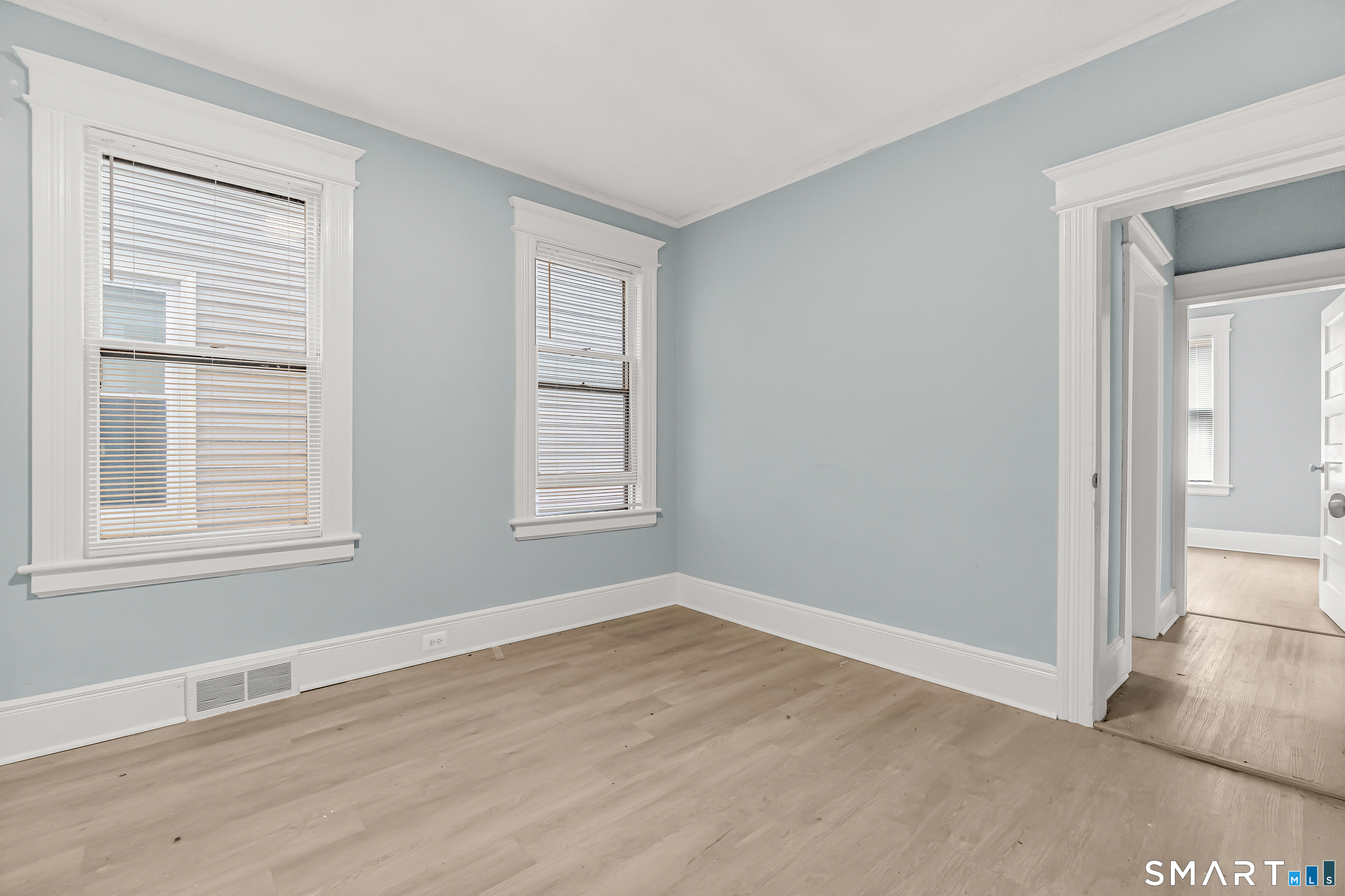 105 Carleton Avenue Bridgeport, CT 06604 - Photo 12 of 26