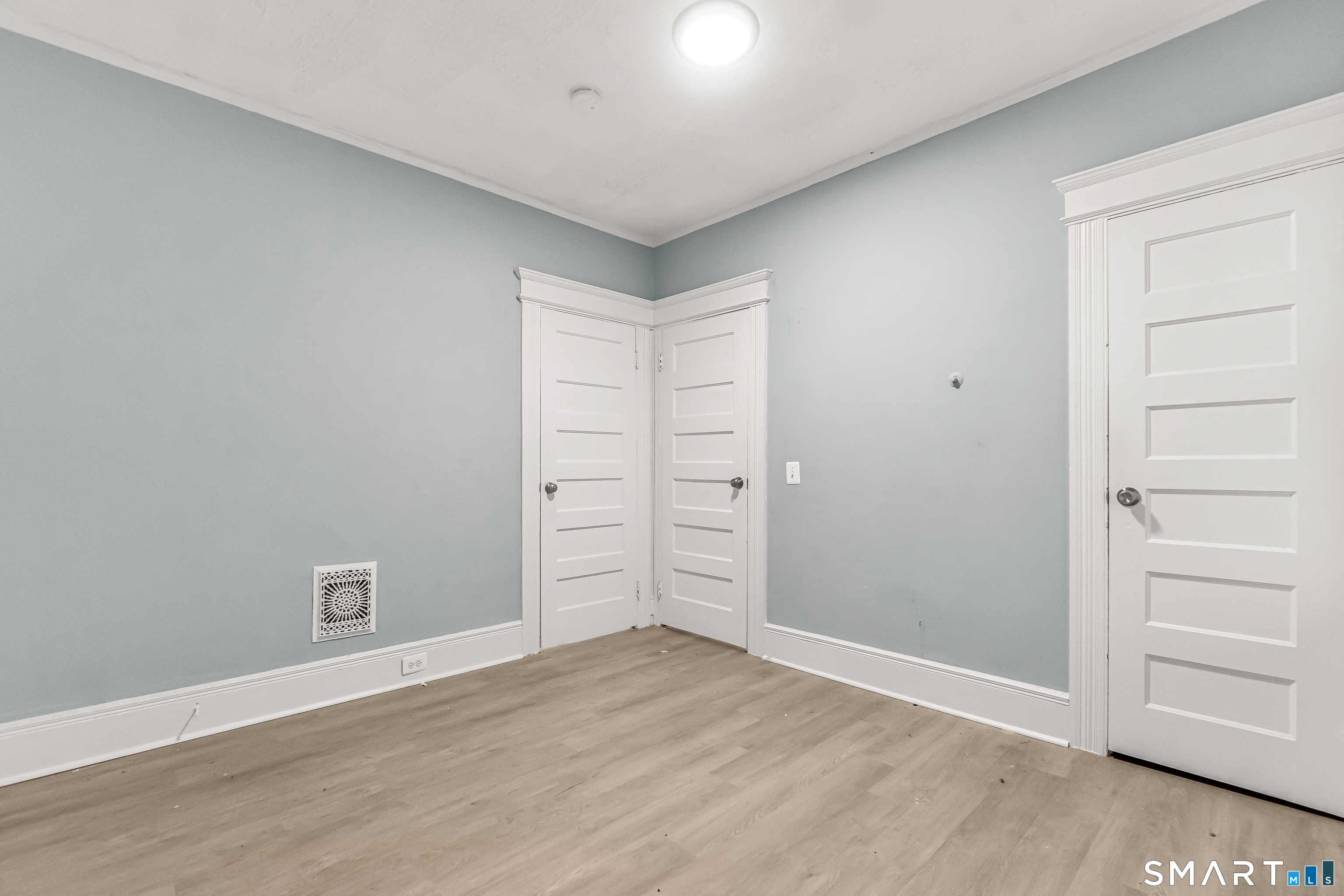 105 Carleton Avenue Bridgeport, CT 06604 - Photo 14 of 26