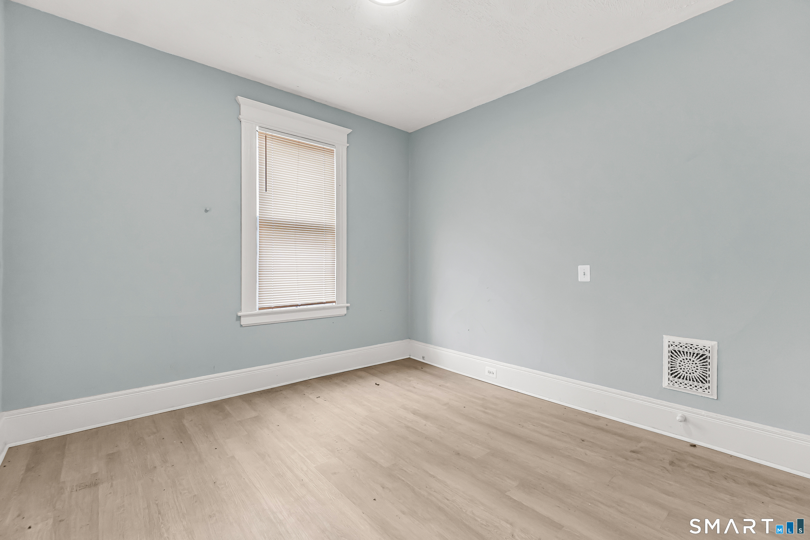 105 Carleton Avenue Bridgeport, CT 06604 - Photo 19 of 26