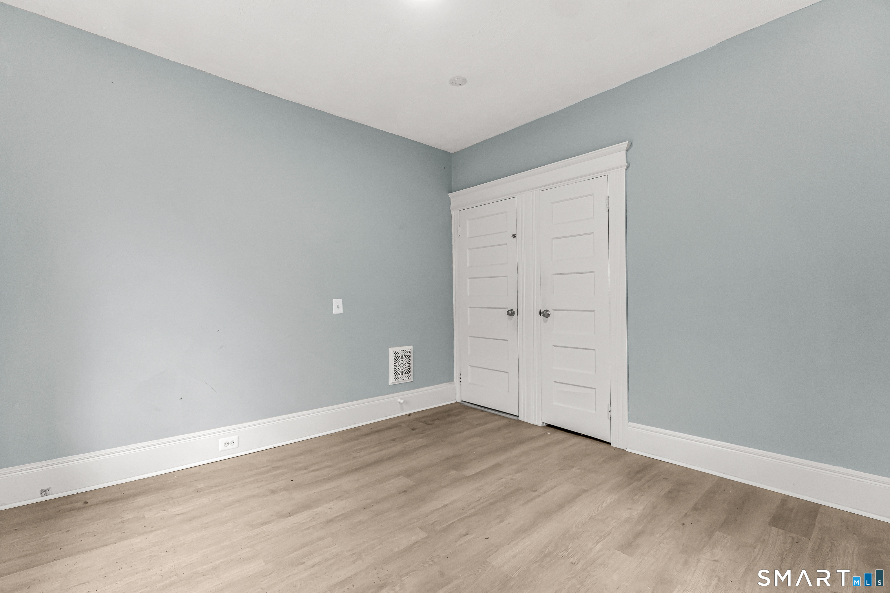 105 Carleton Avenue Bridgeport, CT 06604 - Photo 20 of 26