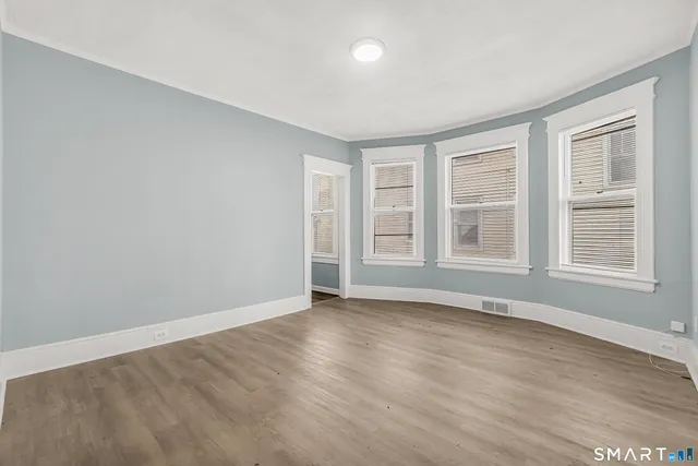 $2,400 | 105 Carleton Avenue, Bridgeport, CT 06604