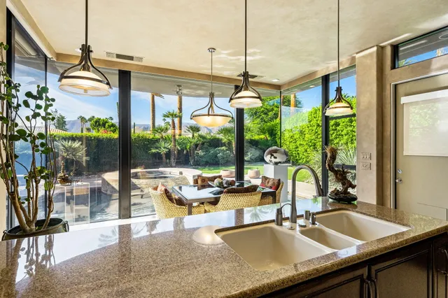 $2,650,000 | 152 Waterford Circle, Rancho Mirage, CA 92270