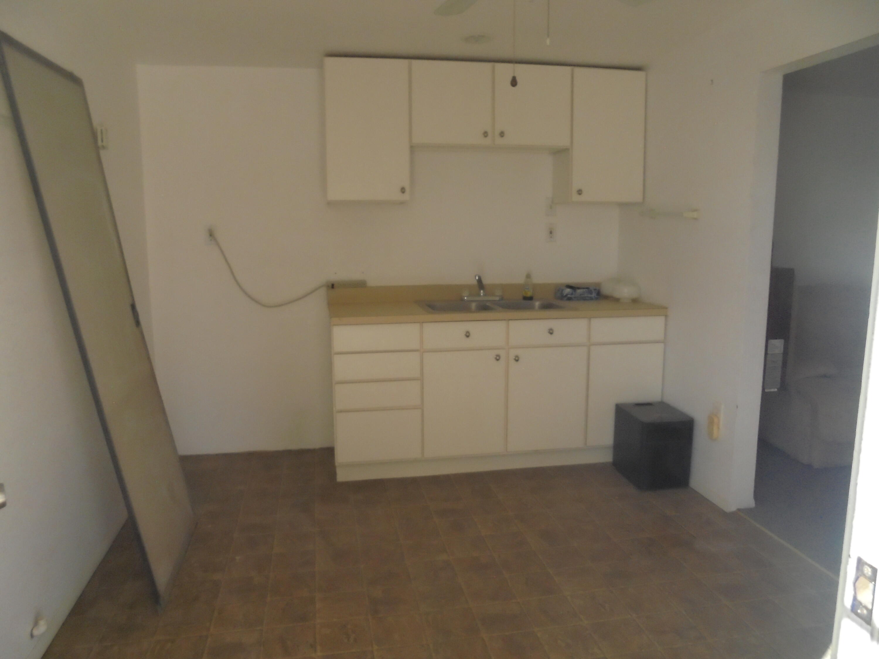 2274 Riviera Drive Blythe, CA 92225 - Photo 15 of 22 a room with closet