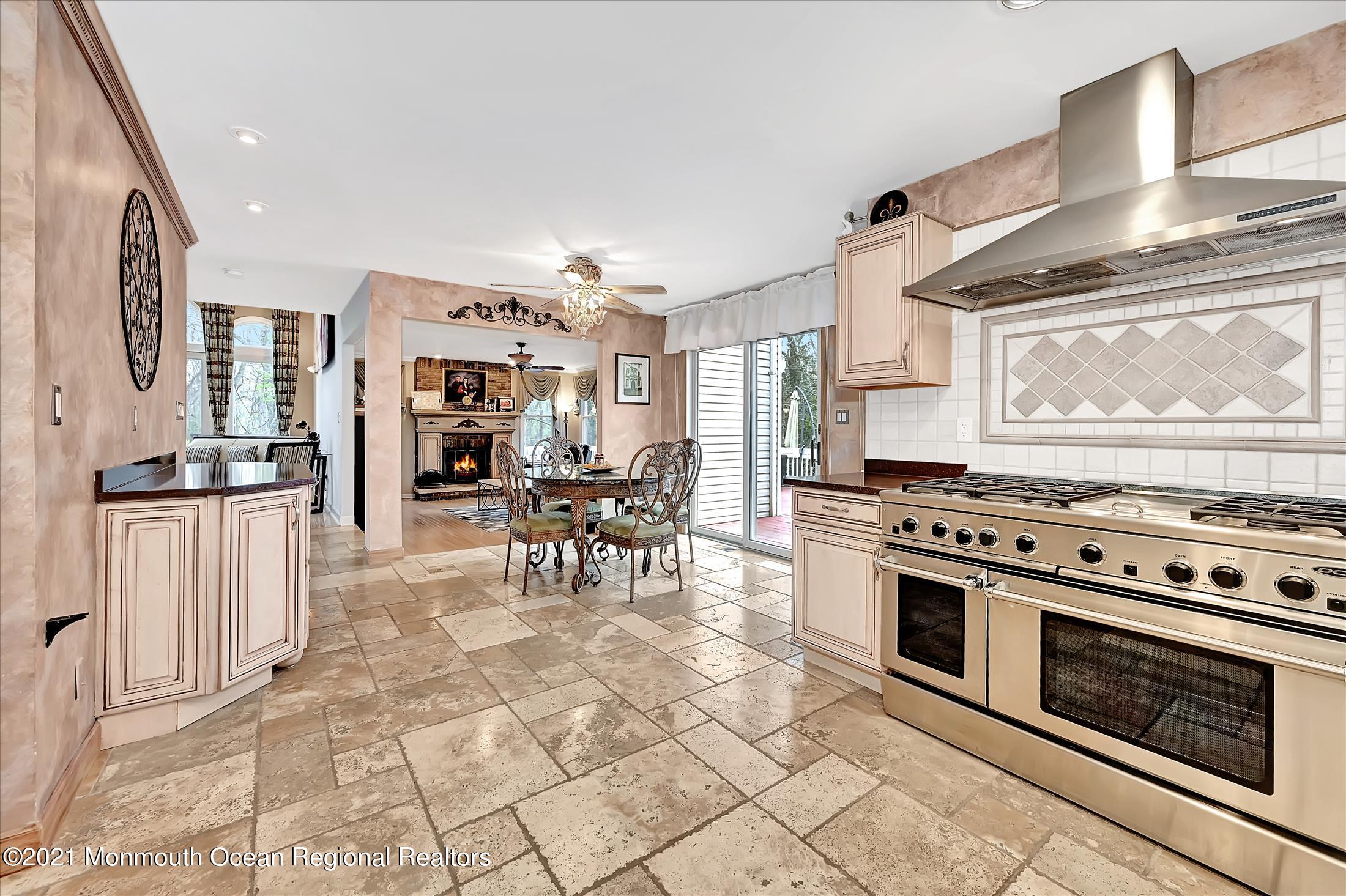 164 Robertsville Road Freehold, NJ 07728 - Photo 16 of 64 Kitchen (5)