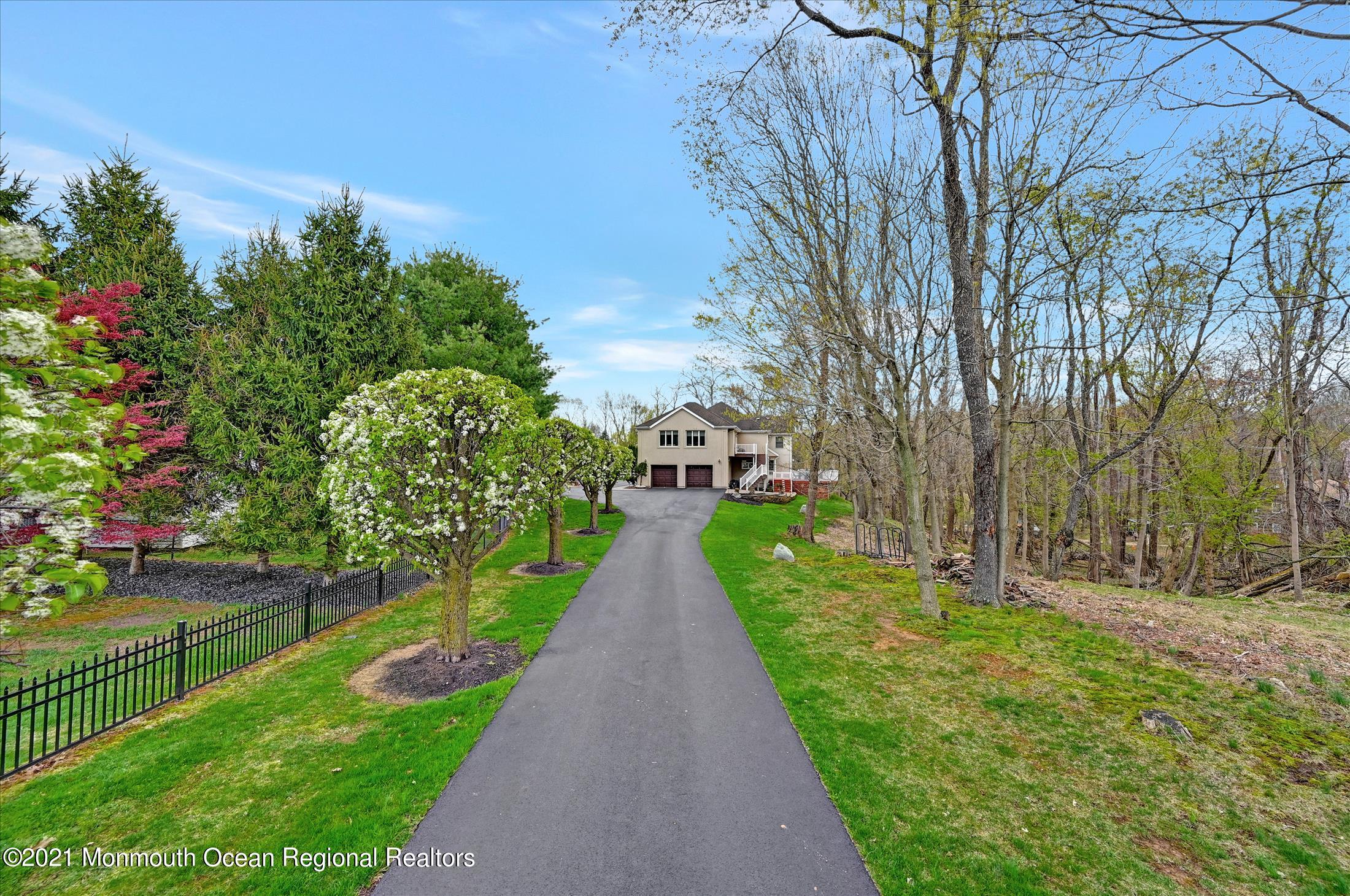 164 Robertsville Road Freehold, NJ 07728 - Photo 61 of 64 Driveway