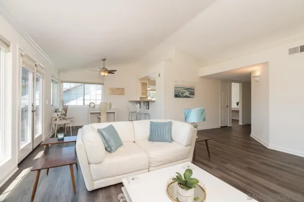 $699,900 | 16470 Av. Venusto, Unit F, San Diego, CA 92128