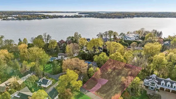 $1,400,000 | 2308 Huntington Point Road East, Wayzata, MN 55391