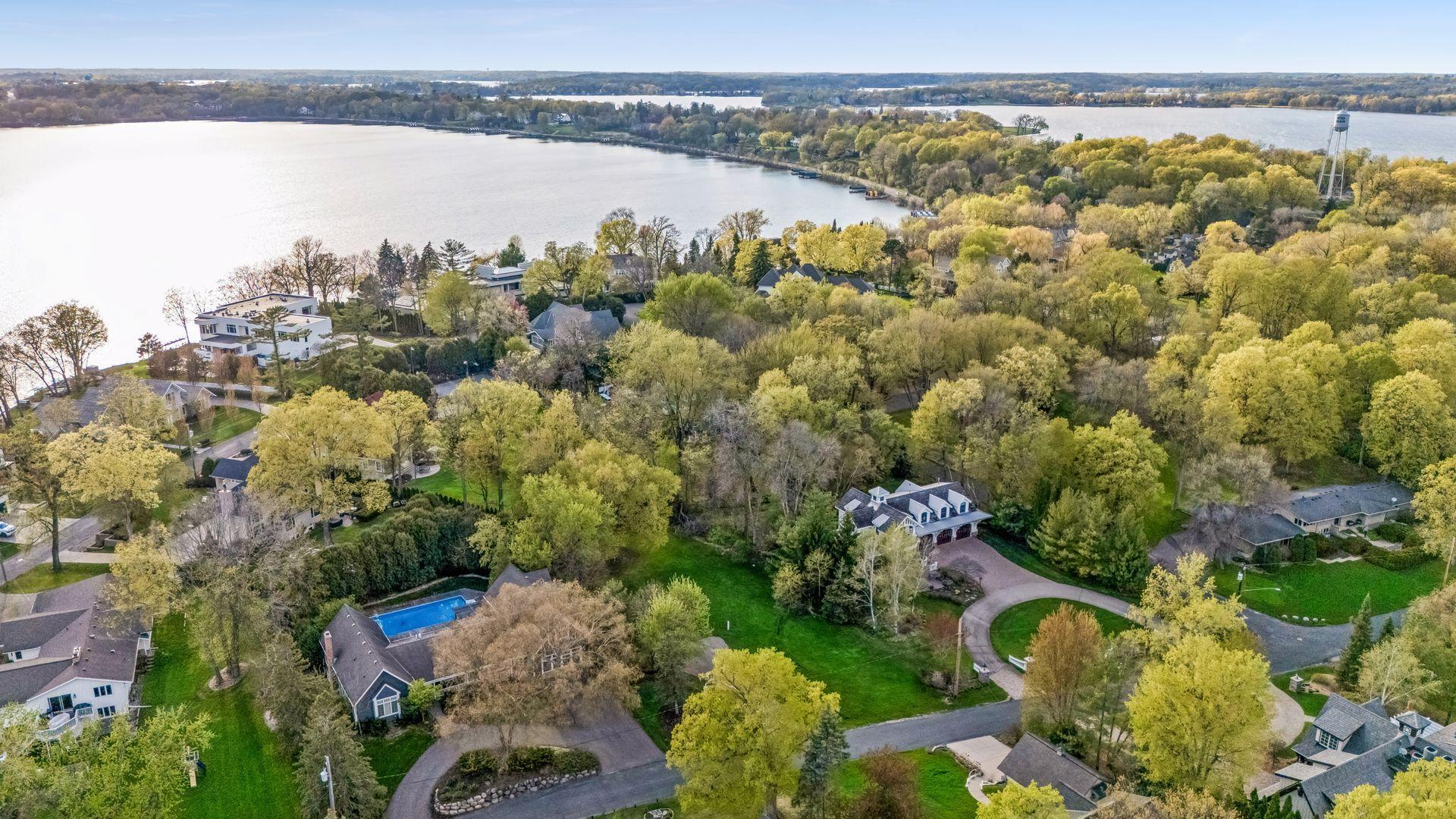 2308 Huntington Point Road East Wayzata, MN 55391 - Photo 6 of 12