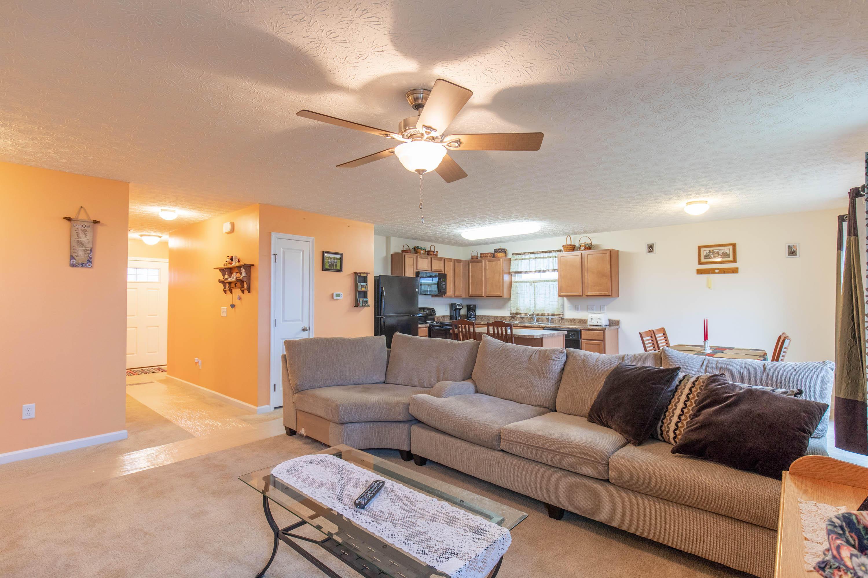 2014 Sun Ridge Street Lancaster, OH 43130 - Photo 4 of 30 Gallery Image 4