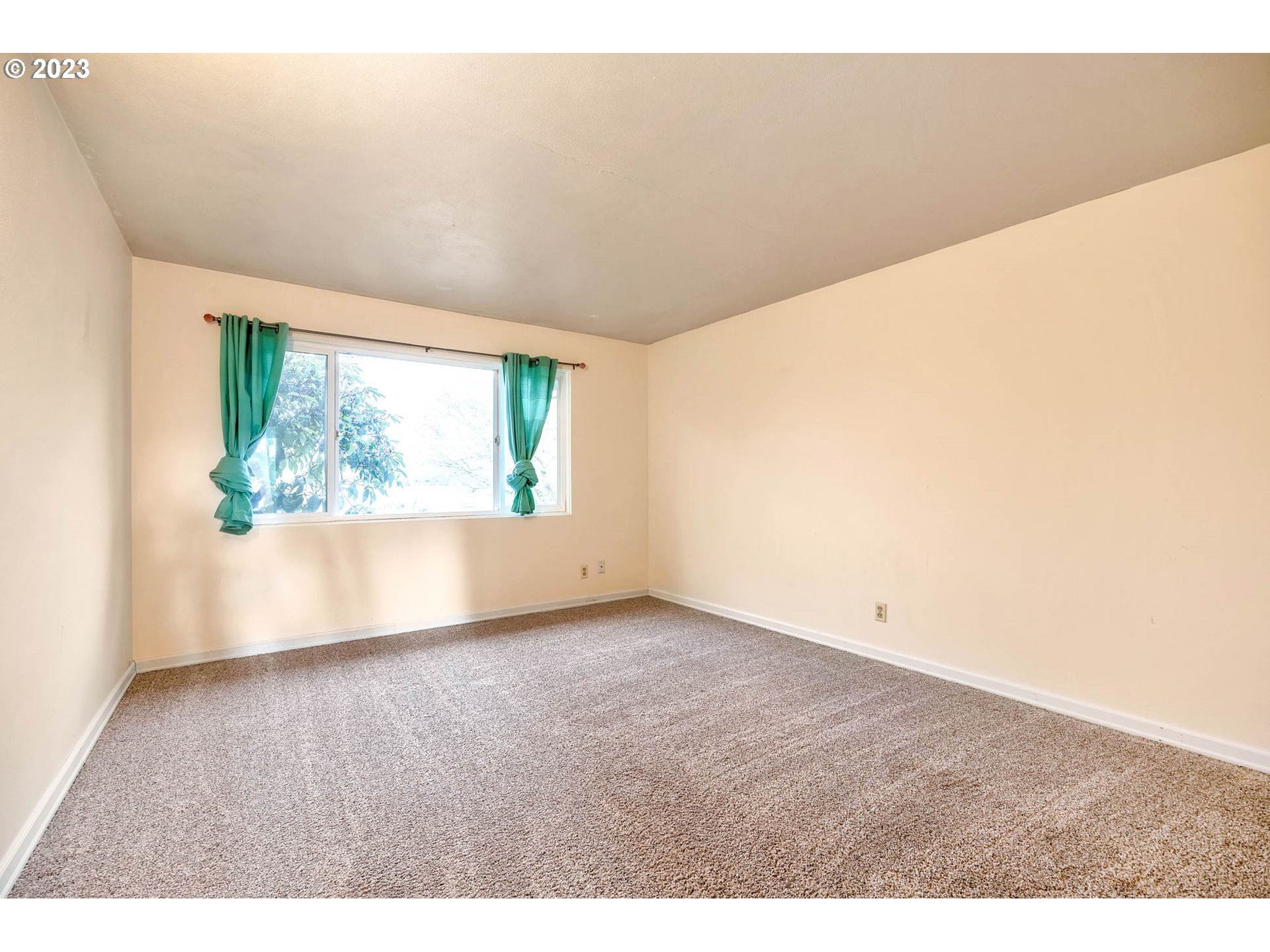 3163 Crocker Road Eugene, OR 97404 - Photo 21 of 32 Gallery Image 21