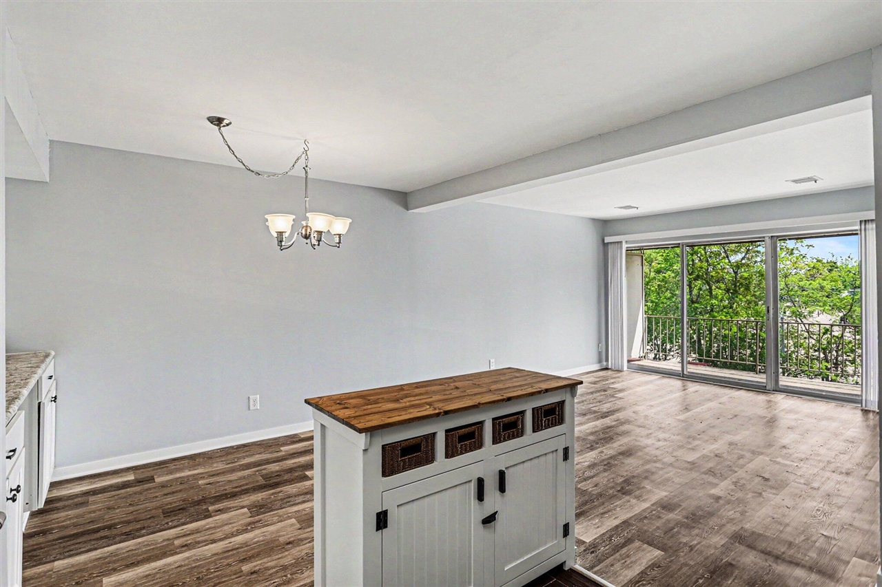 734 West Kilgore Road, Unit 303 Kalamazoo, MI 49008 - Photo 7 of 34