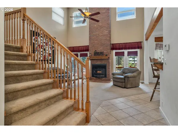 a view of entryway and hall