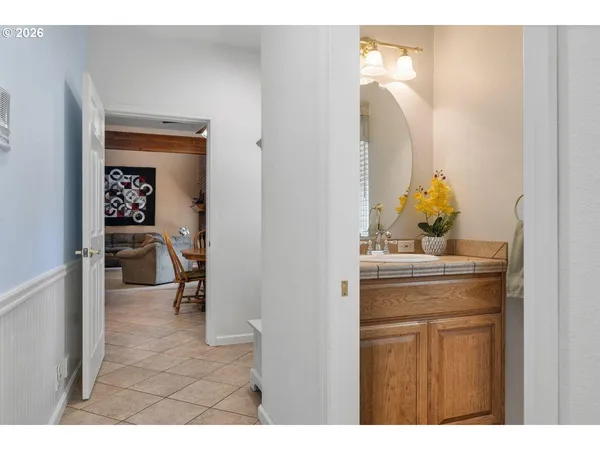 a view of kitchen with washer and dryer