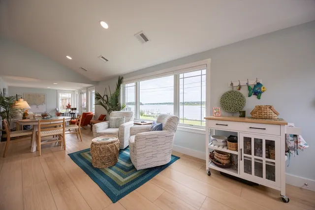 $875,000 | 99 Sylvia Lane, Westport, MA 02790