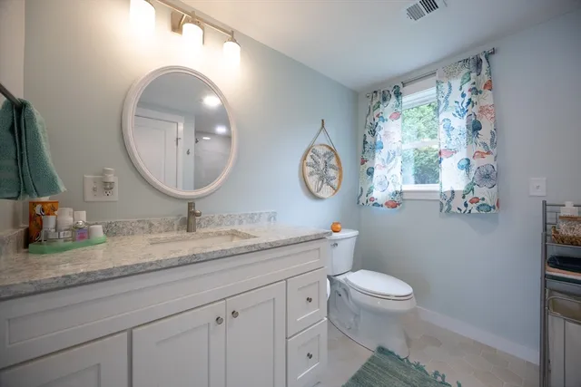 $875,000 | 99 Sylvia Lane, Westport, MA 02790