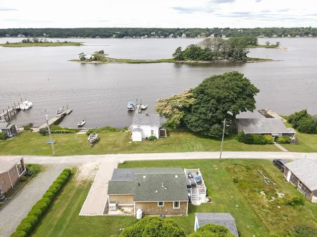 $875,000 | 99 Sylvia Lane, Westport, MA 02790