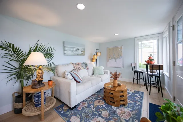 $875,000 | 99 Sylvia Lane, Westport, MA 02790