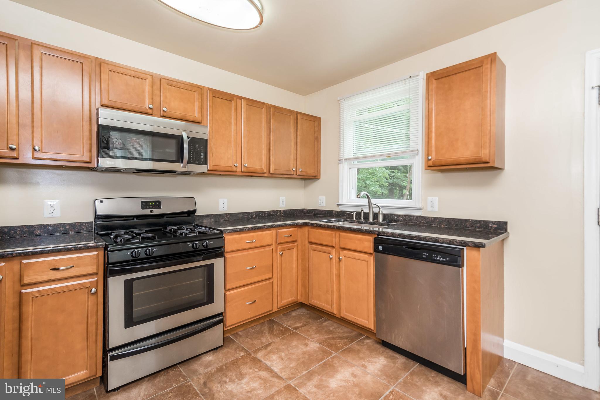 3625 Lockwood Road Baltimore, MD 21207 - Photo 11 of 28 Granite counters