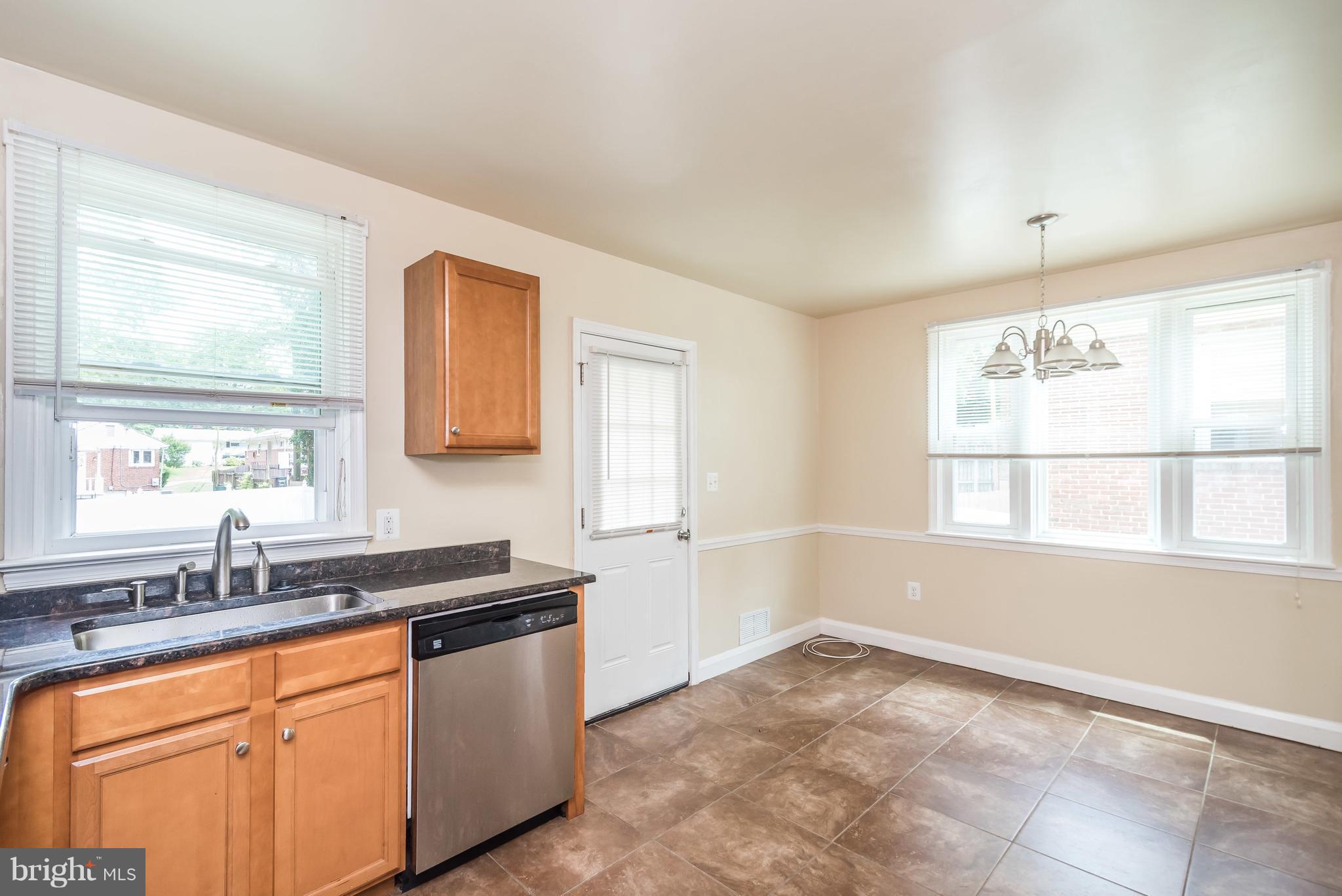 3625 Lockwood Road Baltimore, MD 21207 - Photo 14 of 28 Dining Space