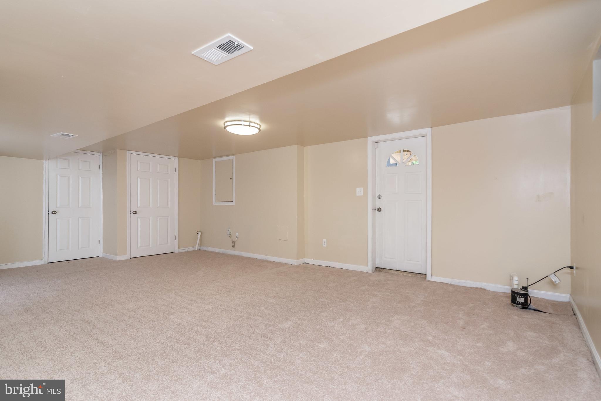 3625 Lockwood Road Baltimore, MD 21207 - Photo 18 of 28 Family Room-