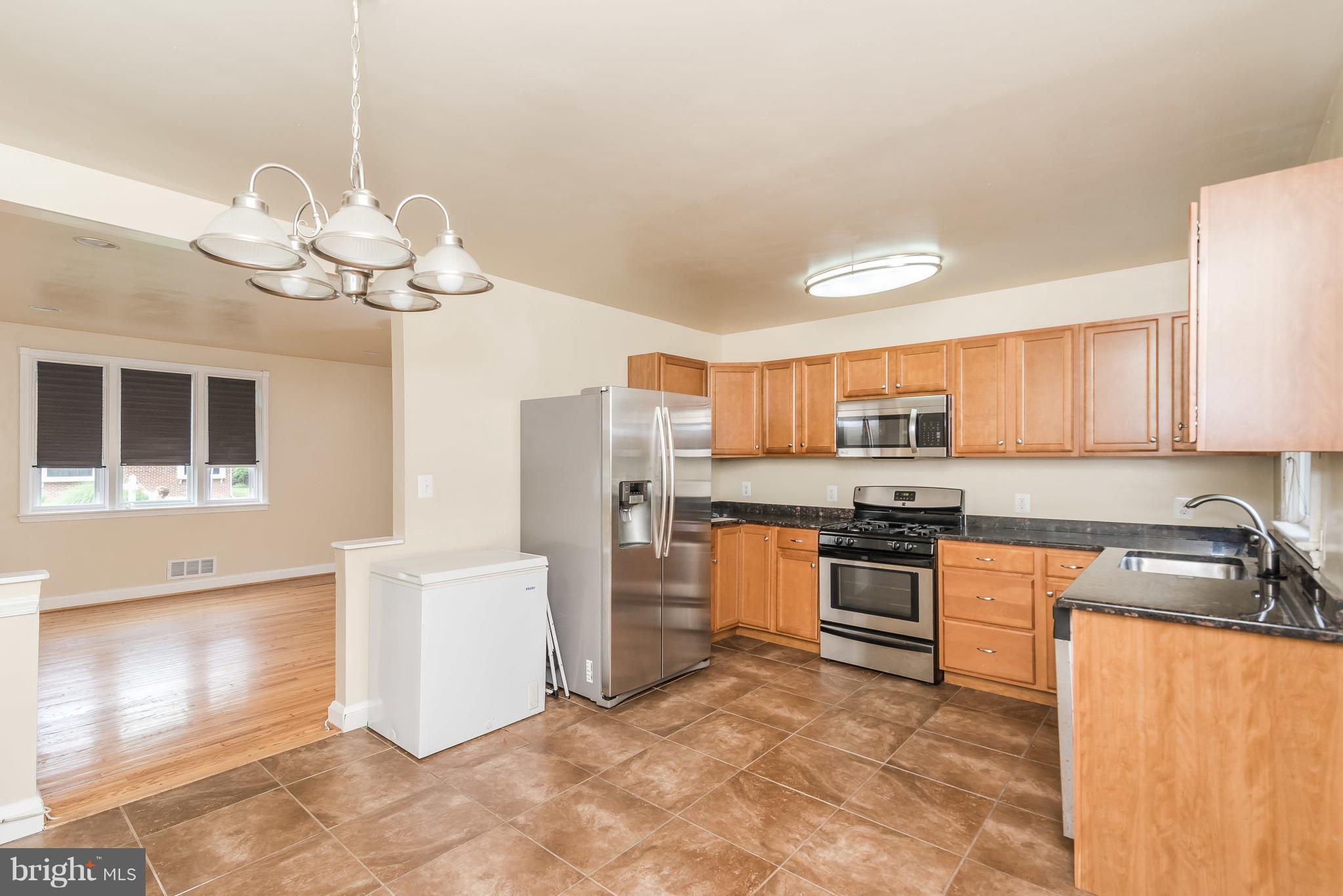 3625 Lockwood Road Baltimore, MD 21207 - Photo 3 of 28 Stainless appliances,new microwave