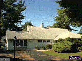 33 Sycamore Road Levittown, PA 19056 - Photo 1 of 1 Gallery Image 1