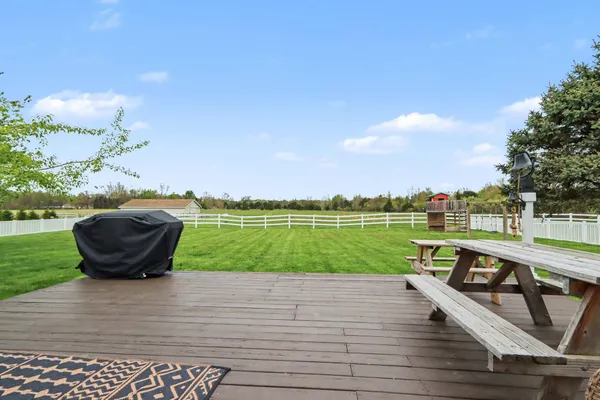$525,000 | 5305 East T Avenue, Vicksburg, MI 49097