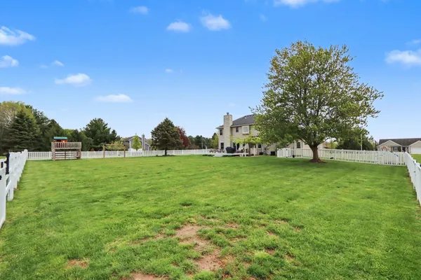$525,000 | 5305 East T Avenue, Vicksburg, MI 49097