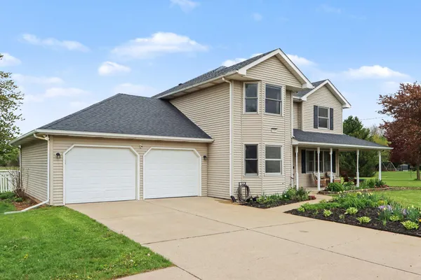 $525,000 | 5305 East T Avenue, Vicksburg, MI 49097