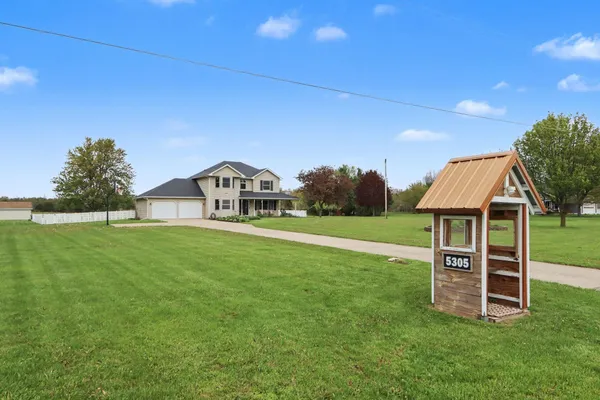 $525,000 | 5305 East T Avenue, Vicksburg, MI 49097