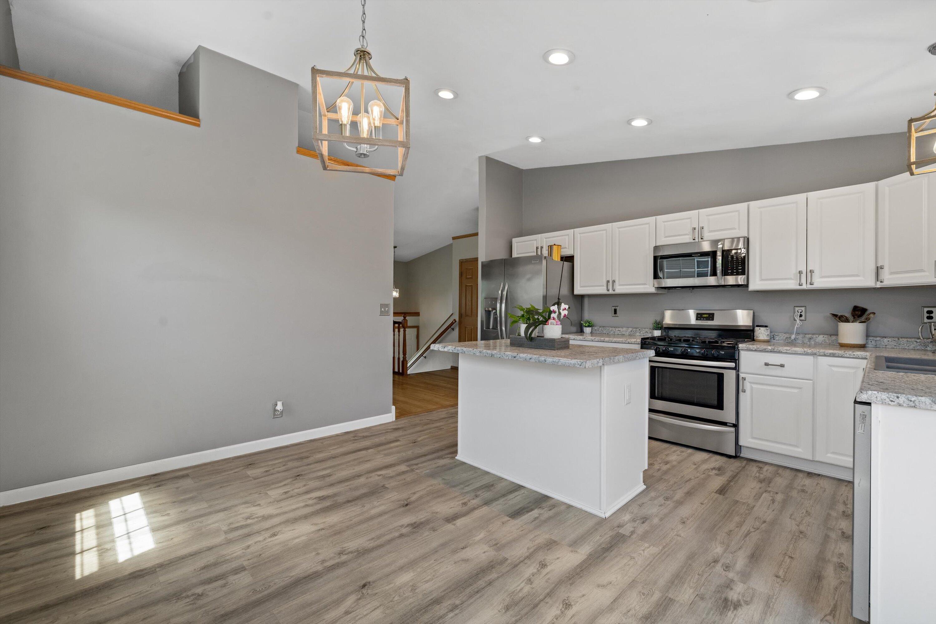 10011 Sheridan Road Pleasant Prairie, WI 53158 - Photo 16 of 50 29-IMG_2019