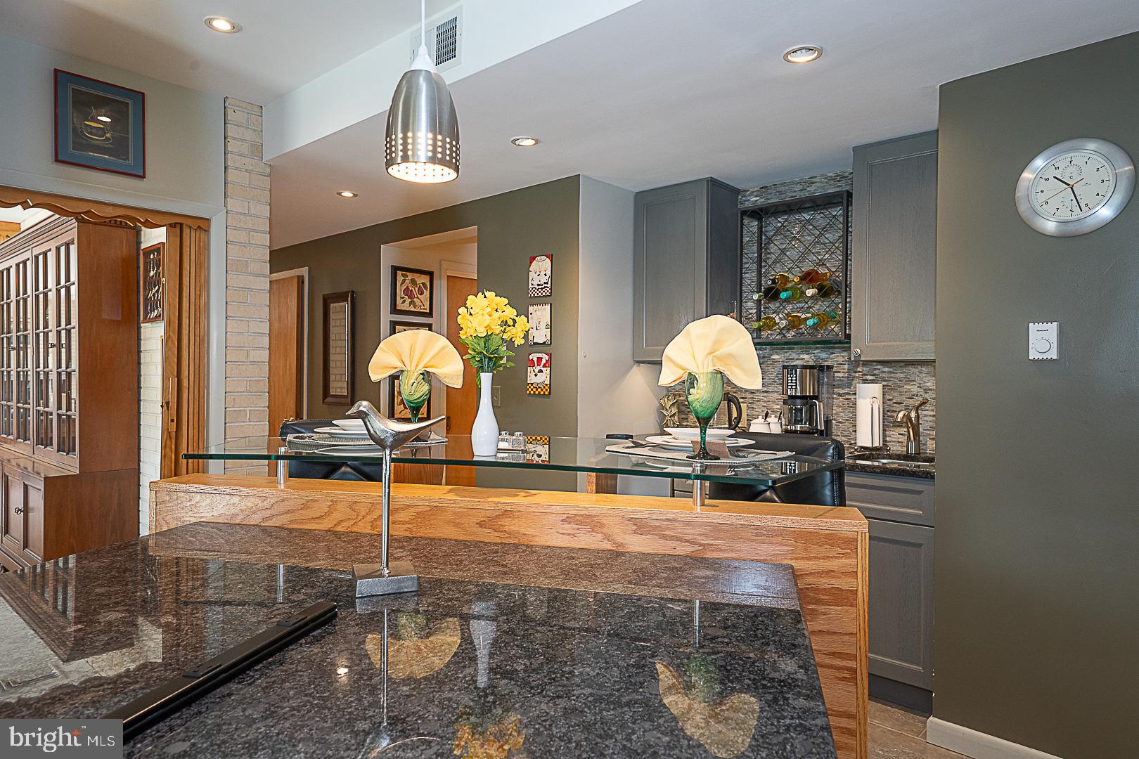 101 Andrea Road Cheltenham, PA 19012 - Photo 16 of 82 Custom Breakfast Bar