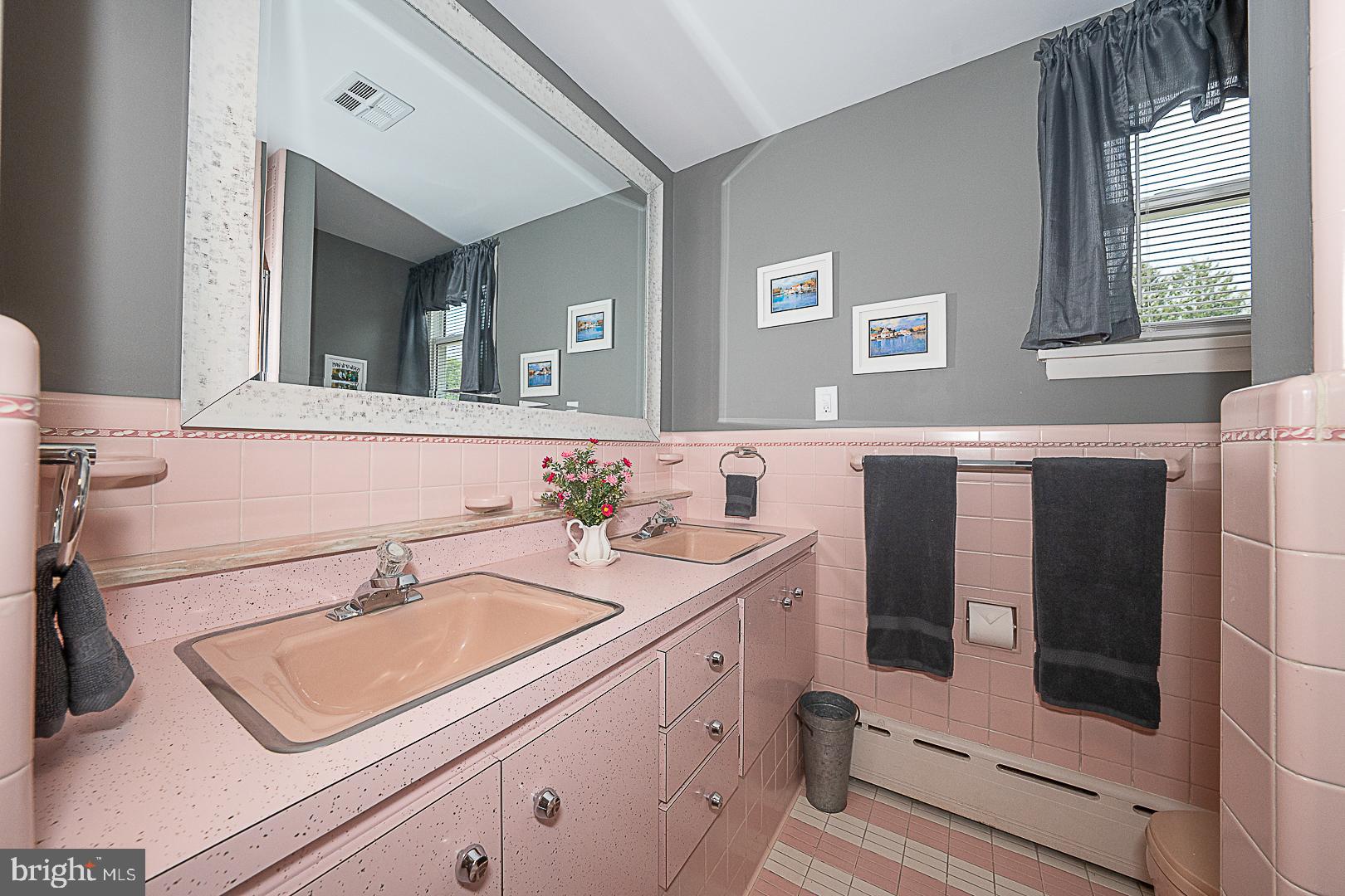 101 Andrea Road Cheltenham, PA 19012 - Photo 35 of 82 Ensuite Bathroom