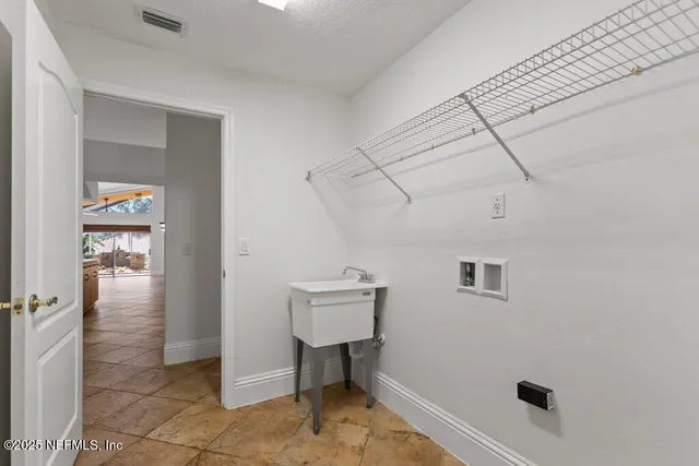 a picture of a building