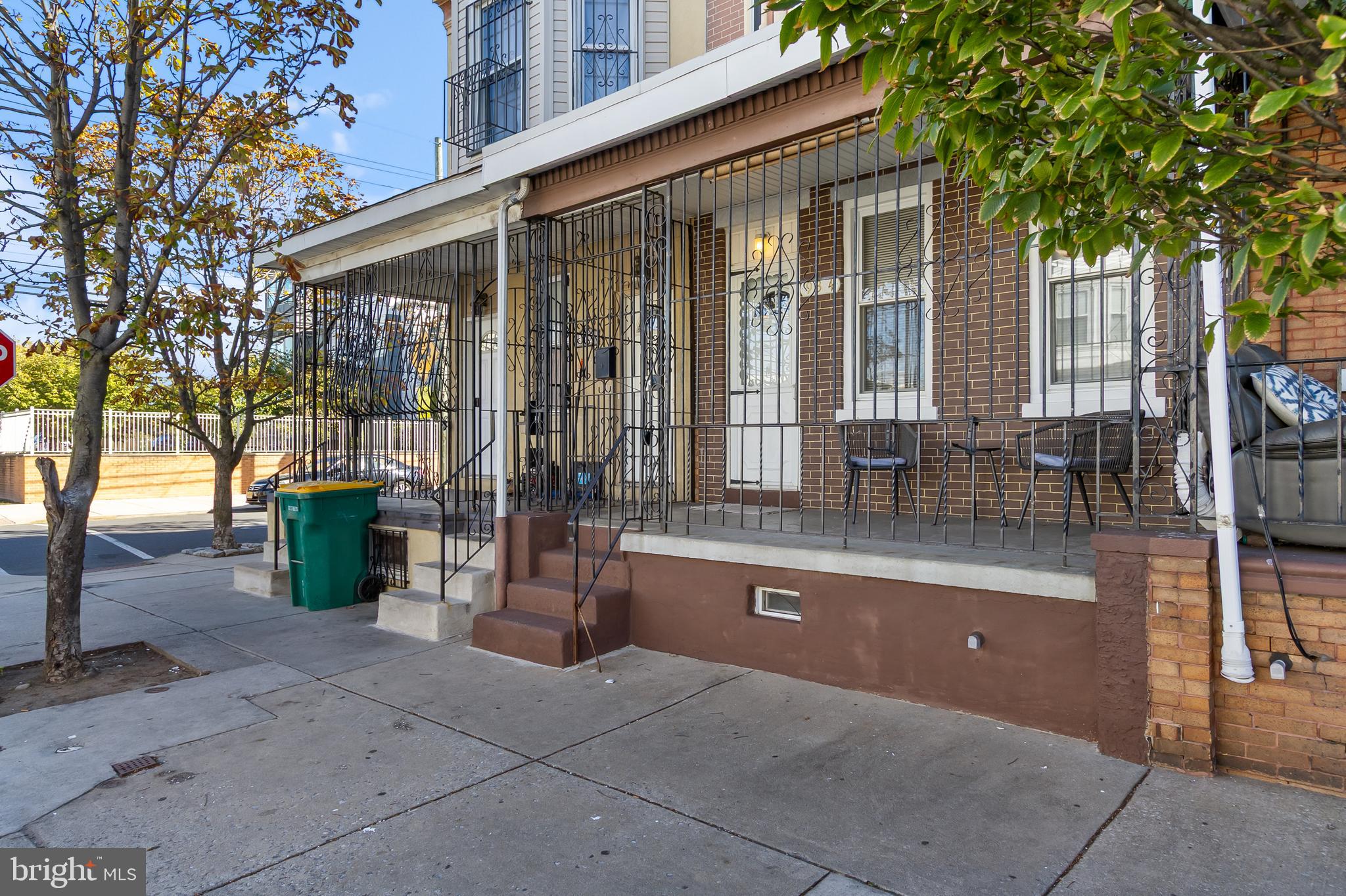 934 North Fourth Street Camden, NJ 08102 - Photo 2 of 34 a view of a house with backyard and sitting area