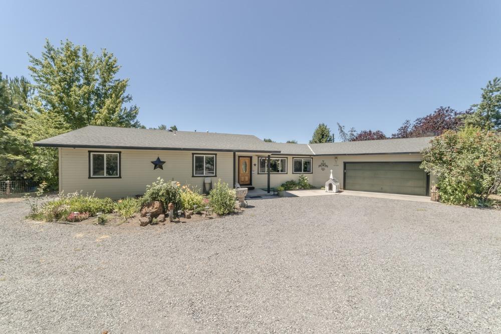 39750 Modoc Point Road Chiloquin, OR 97624 - Photo 1 of 23 Primary Photo